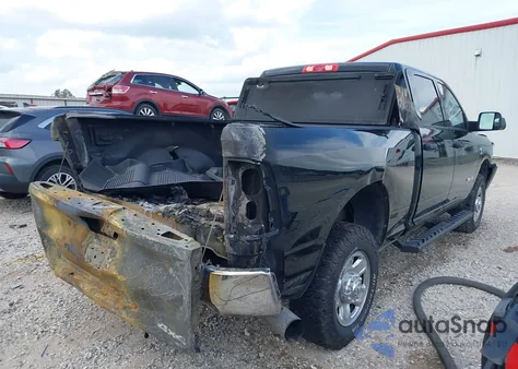 2022 Ram 2500 Tradesman 4X4 6'4 Box z USA, uszkodzony, nr VIN 3C6UR5CL2NG372721